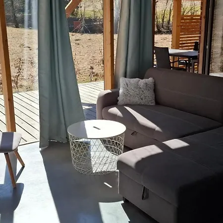 Pod Beskydem, * Velké Karlovice